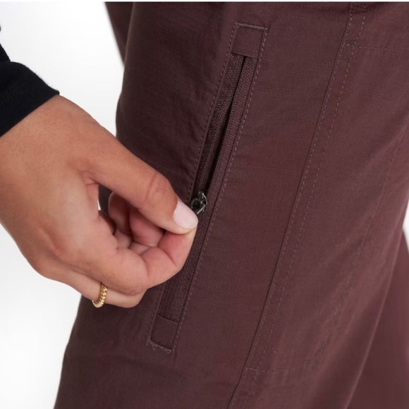 Vuori Womens Ripstop Pants - NWT - Picture 4 of 4